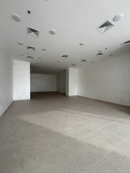 Коммерческое помещение 400 м² на первой линии в Tashkent City Gardens