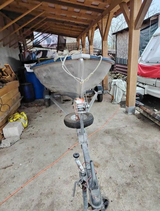 2015 - Barca aluminiu Linder 440 + motor 8 hp + peridoc