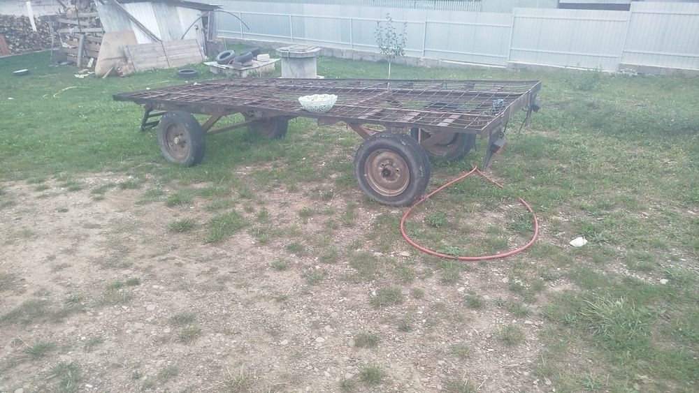 Vând remorca pentru tractor