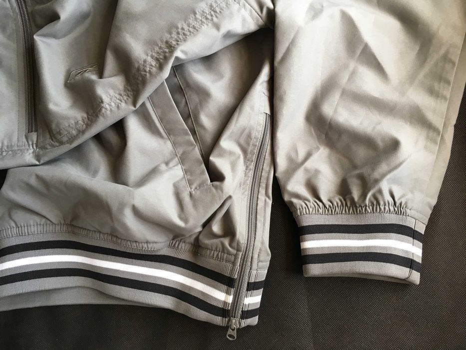 VINTAGE 2005 REEBOK® Windbreaker Men's Track Jacket — M