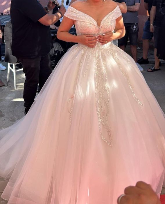 Vând rochie de mireasă