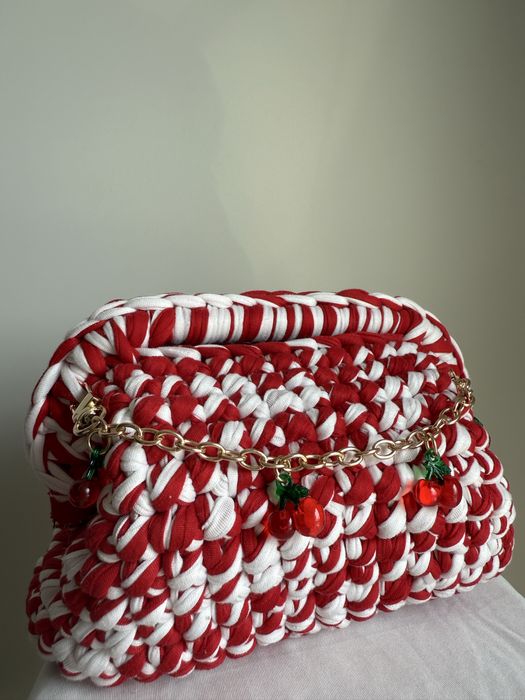 Чанта- ръчно плетена на една кука