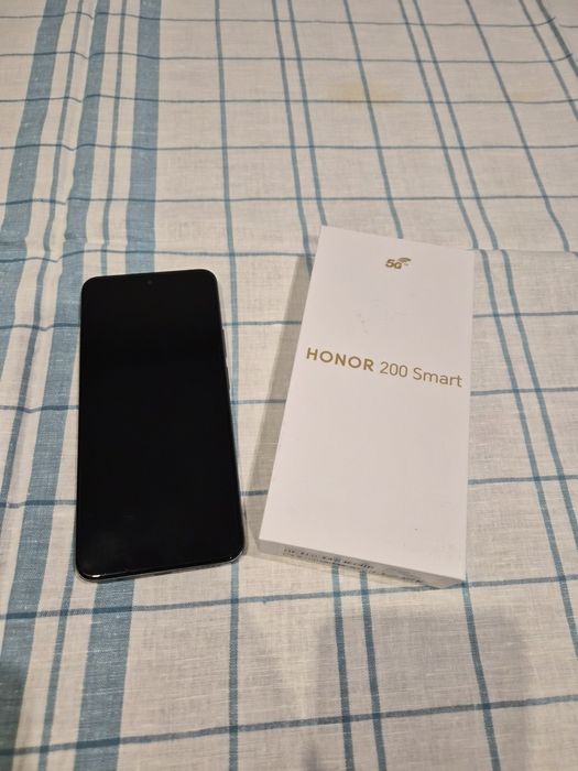 Телефон HONOR 200 smart