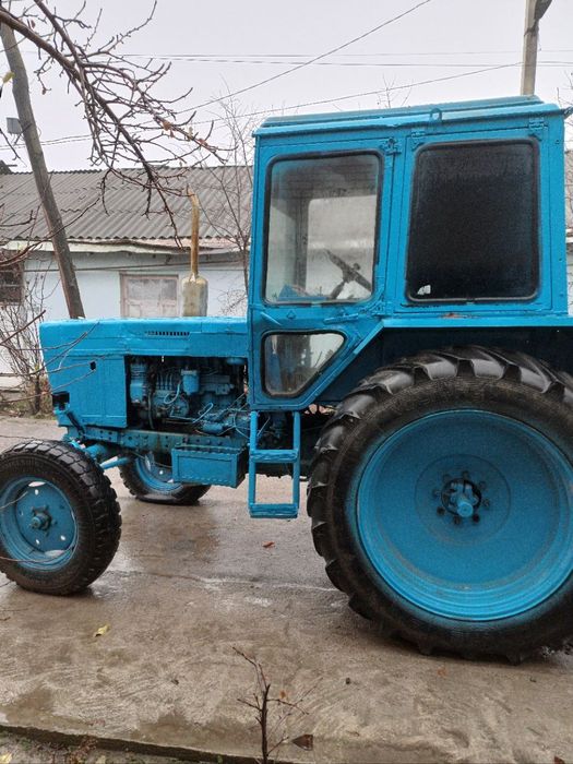 Беларус 80 срочни сотилади