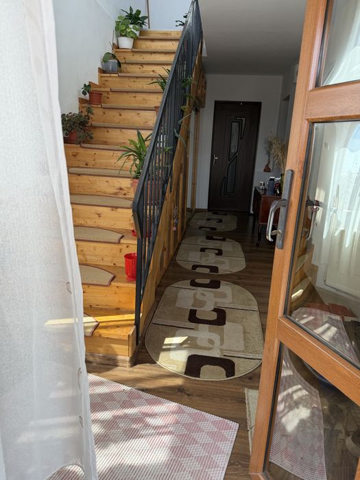 Casă P+E de vânzare – 3568mp + padure 10000mp, Budieni, comuna Scoarța, Gorj – direct proprietar
