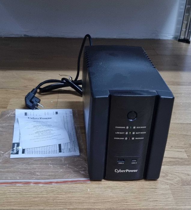 UPS CyberPower UT2200EG 2200VA 1320W Nou