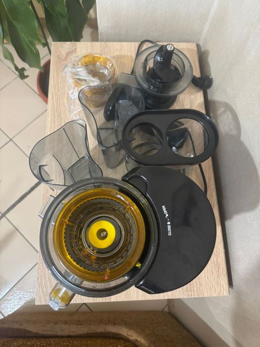 Продавам сокоизтисвачка/блендер