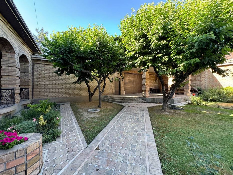 Участок 8 соток Ориентир метро Минор ЖК Казахстан 3 уровня 500м2 КС