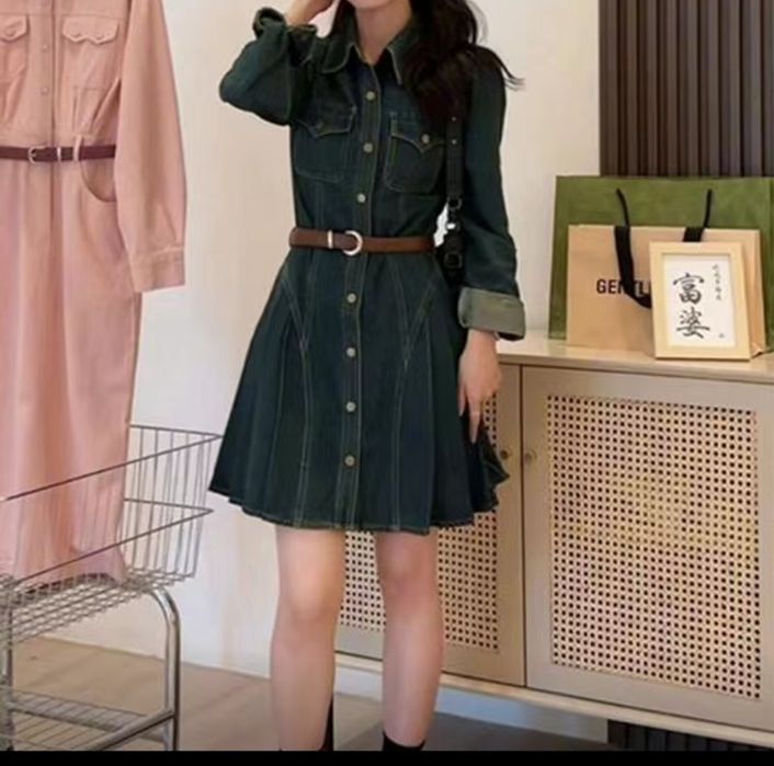 Коричневый кастюм джинсах