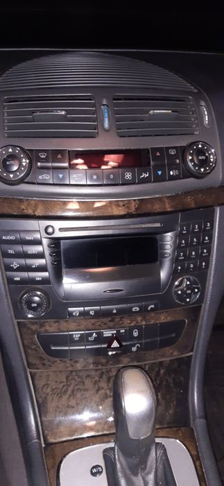 Продавам Е-класа 220cdi