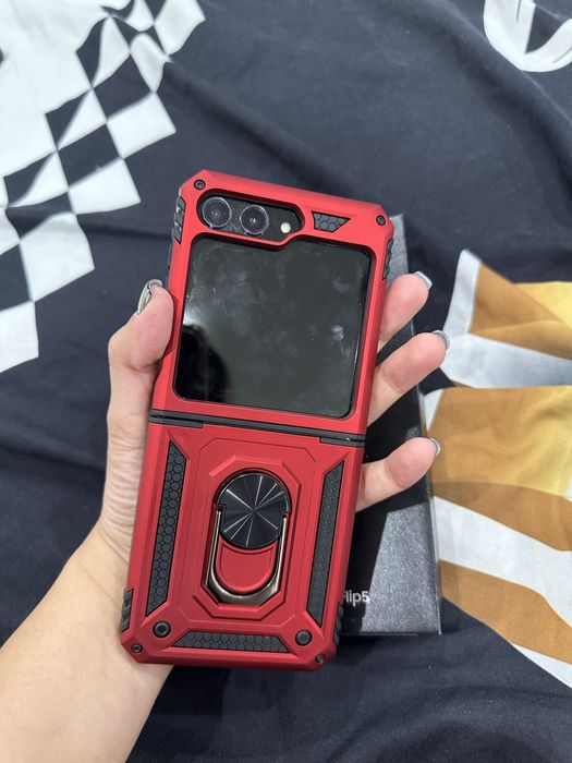 Calady Z Flip 5 продается