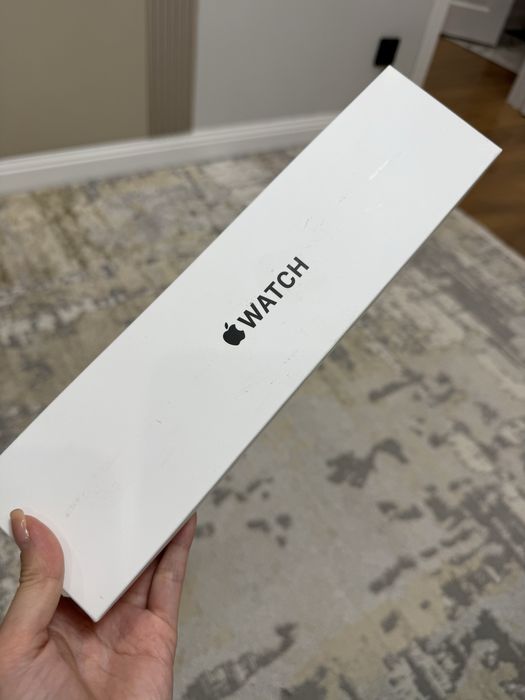 Продам Apple watch SE