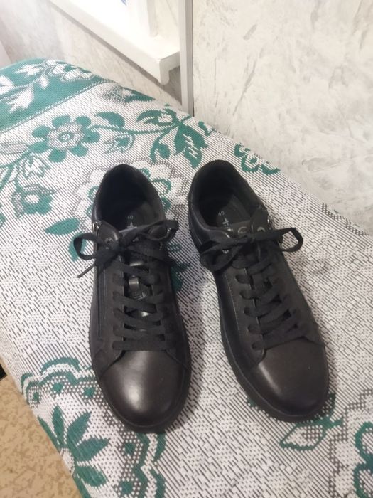 Кроссовки женские кожаные. Цвет чёрный.