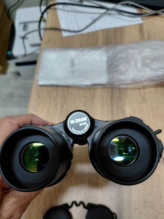 Продам бинокль 10-30×50 Zoom