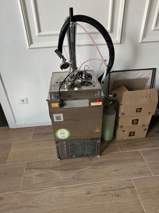 Dozator bere Heineken