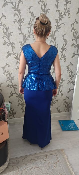 Продаётся, платья новые.