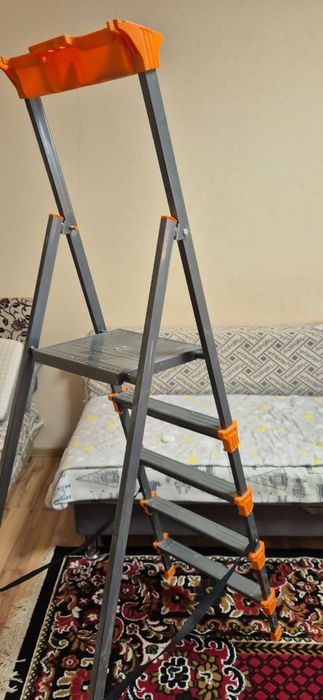 Продам стремянку