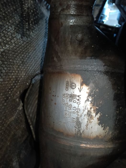 Vând catalizator de audi a4 e8