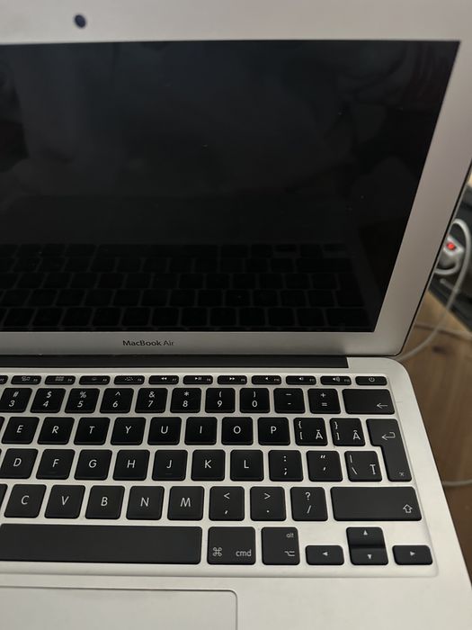 Macbook air 2014 i5 1.4 4gb husa