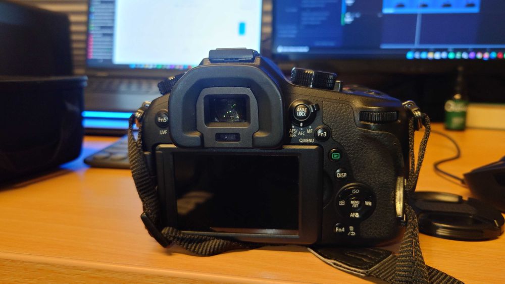 Камера Panasonic DMC-FZ1000