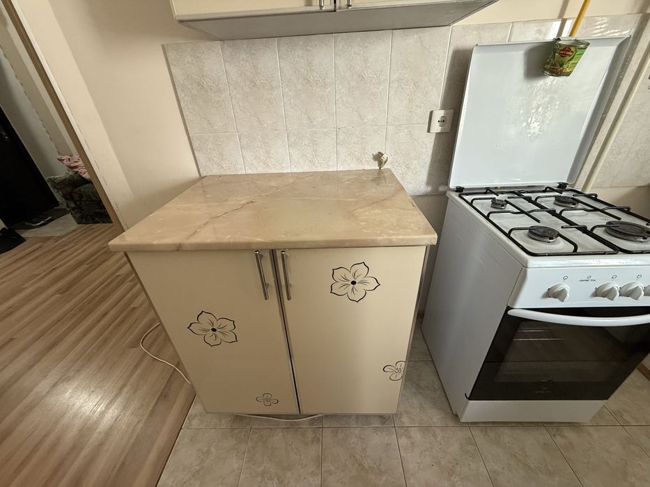 Кухонный мебель из 4 предмета