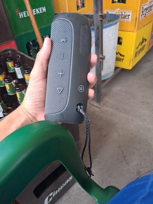 Vând boxa jbl filp 2 essential
