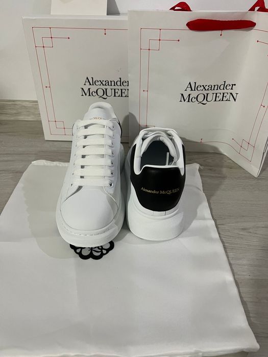Adidasi Alexander McQueen