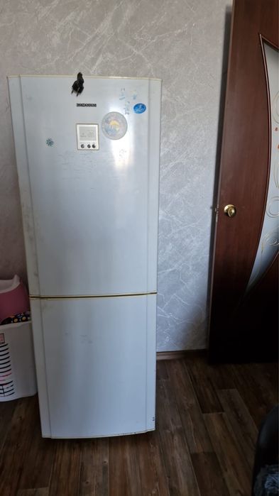 Продам Холодильник не рабочий