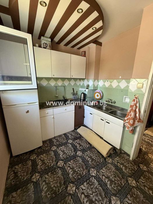 Продава тристаен апартамент