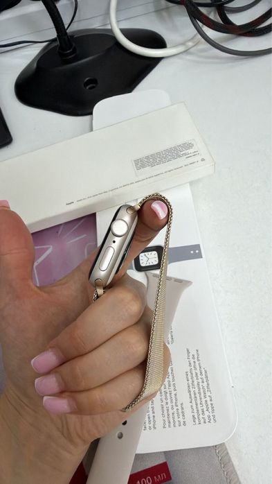 Apple Watch продается
