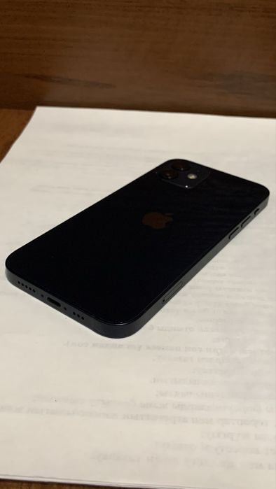 Продам Iphone 12