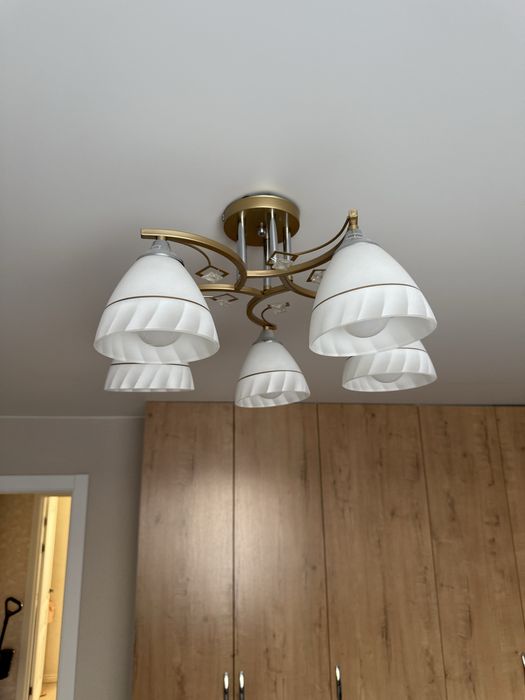 Классическая люстра