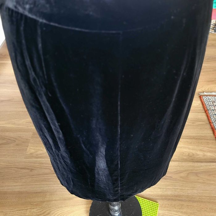 MaxMara  кадифена пола Италия р 44