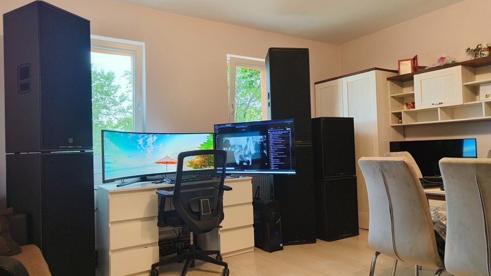 Vând 2 bași RCF 8003MK3.