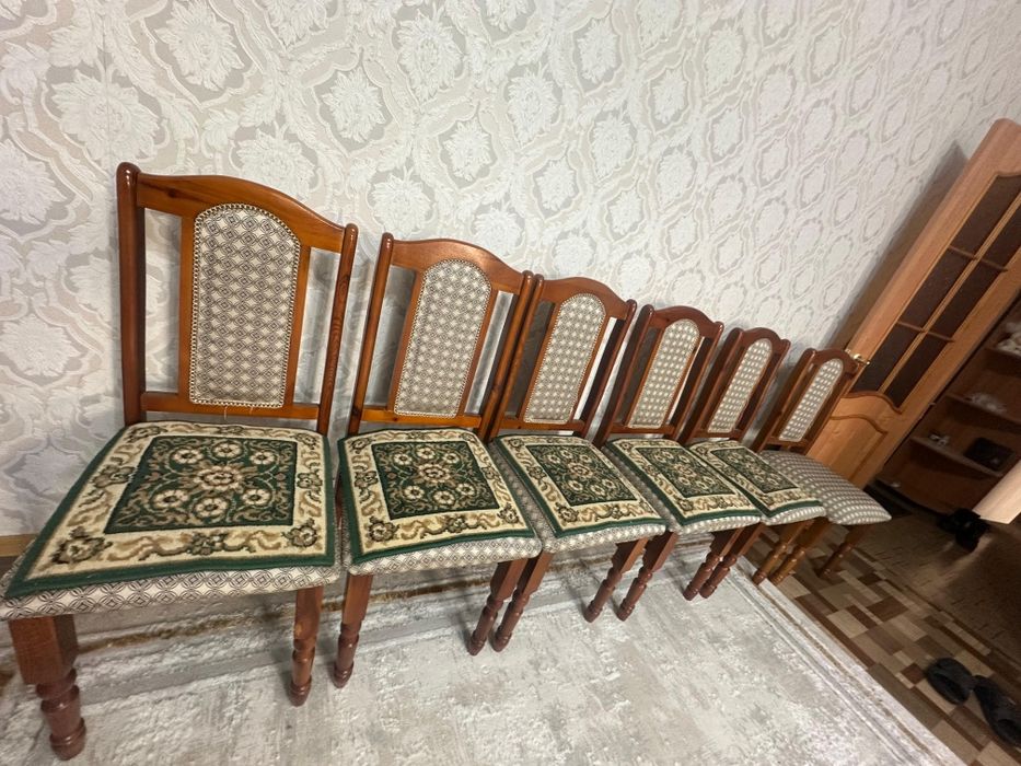 Стол в количестве 6 шт