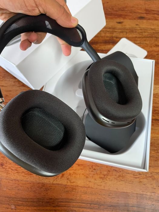 Apple airpods max