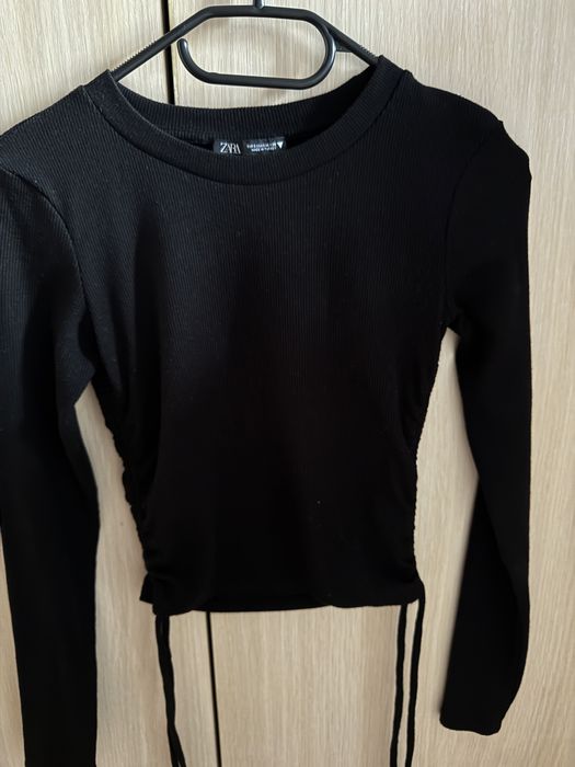 Пуловери H&M, Zara