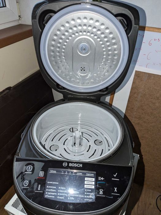 Нов multicooker Bosch MUC22B42RU