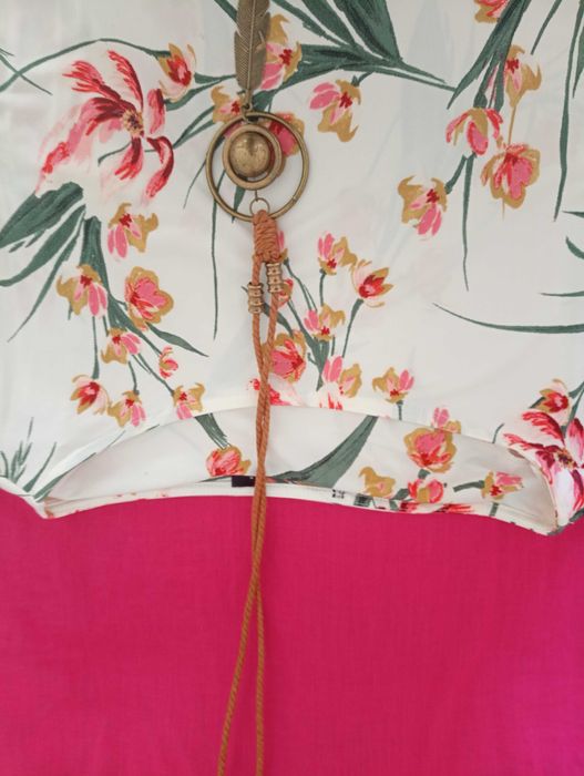 Дамска блуза на цветя