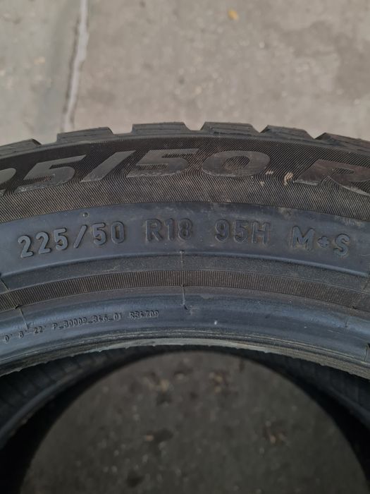 Зимни гуми 2 броя PIRELLI SottoZero3 225 50 R18