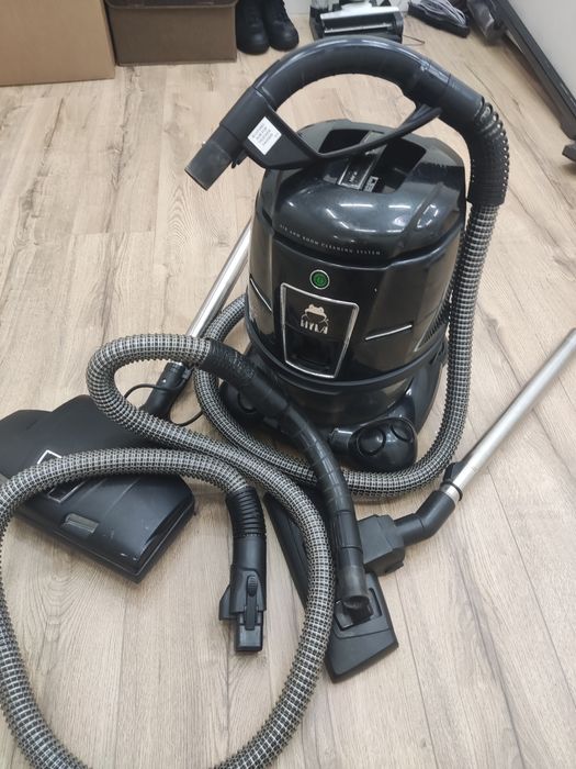 Пылесос     Hyla