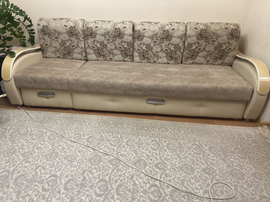Поодам диван доя гостиной
