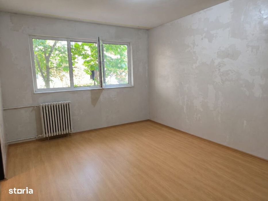 Malu Rosu(Rasnovenilor),apartament 2 camere,parter/4,de vanzare
