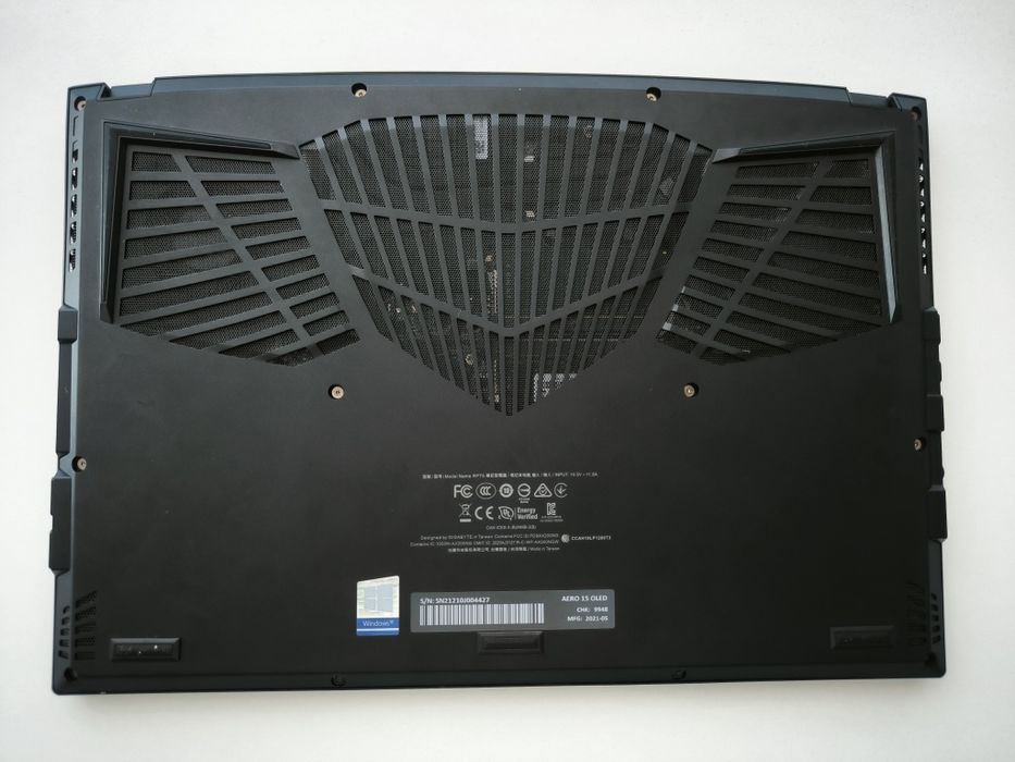 Laptop GIGABYTE AERO 15 OLED KD/RTX3060 6GB/i7-11800H/16GB RAM/3TB SSD