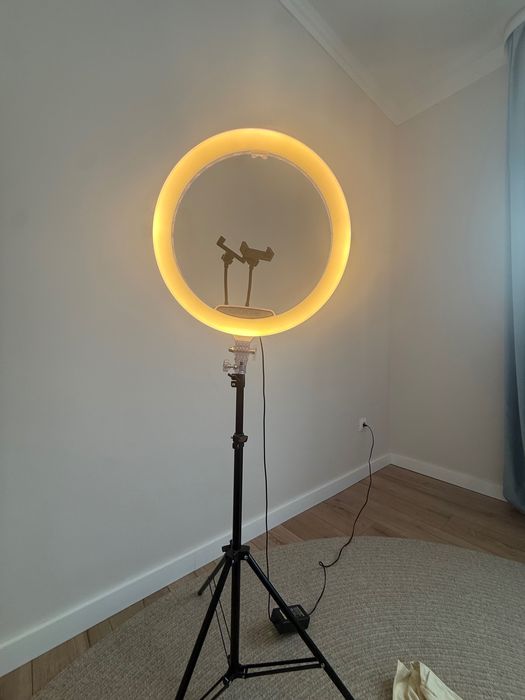 Продам кольцевую лампу