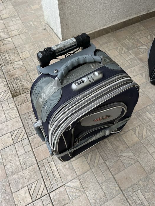 малък куфар за багаж