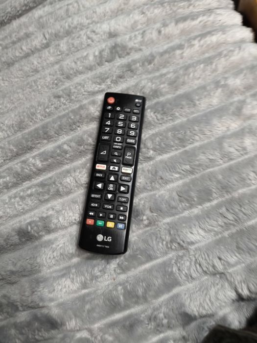 Здравейте продавам си стария телевизор