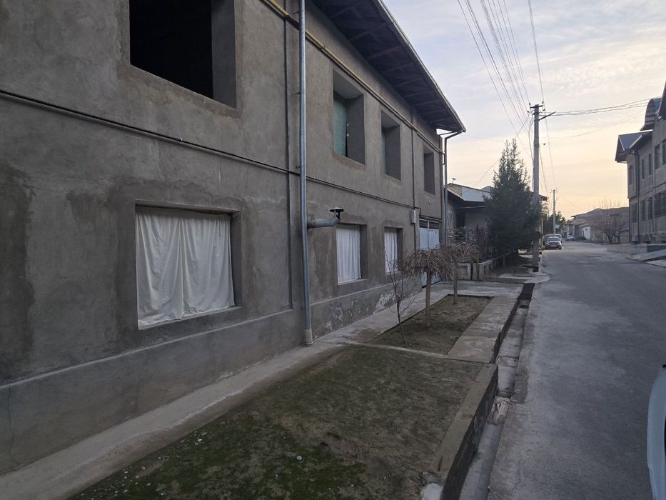 Toshkent Shaxar Sabzavot arkadan 1km kirganda 3.5 sotu  yer sotiladi