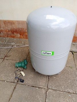 Vas de expansiune 300 l + pompa de recirculare DAB. Ușor negociabil