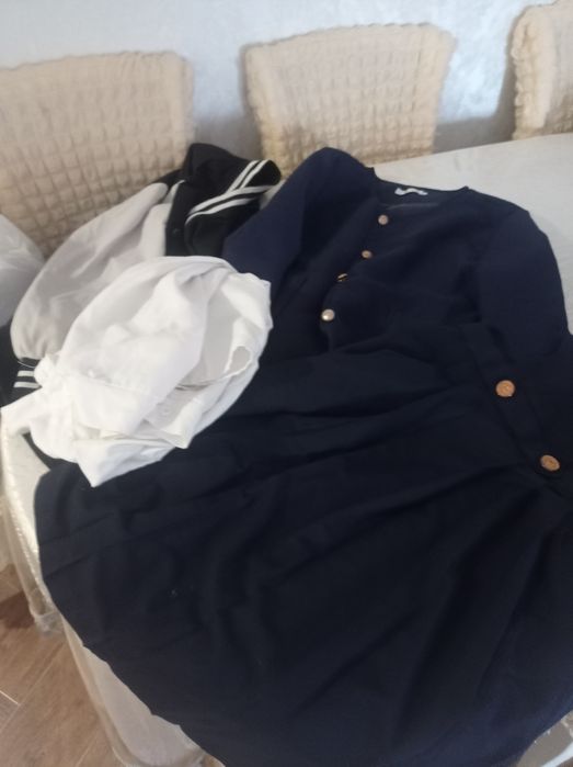 Отдам вещи женские даром